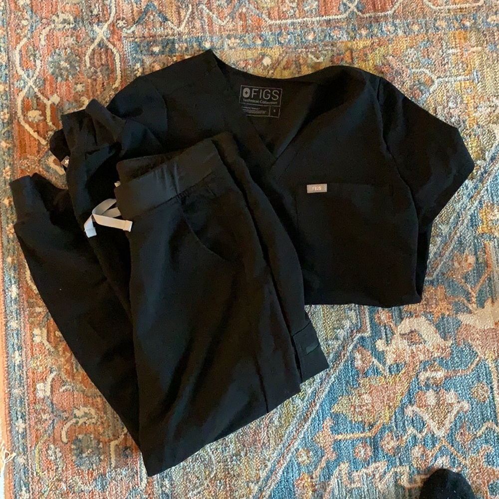 Figs small top black